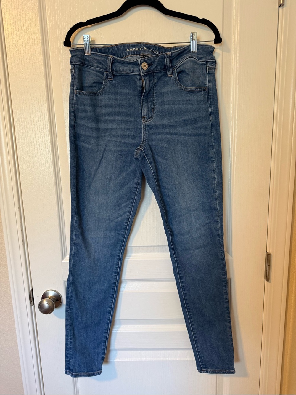 American Eagle Outfitters Medium Blue Skinny Jeans size 12L